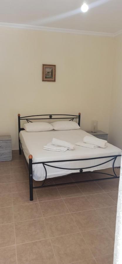 Villa Family Bitri Piqeras Экстерьер фото