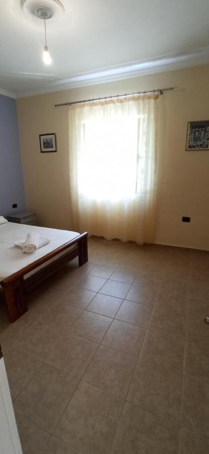 Villa Family Bitri Piqeras Экстерьер фото