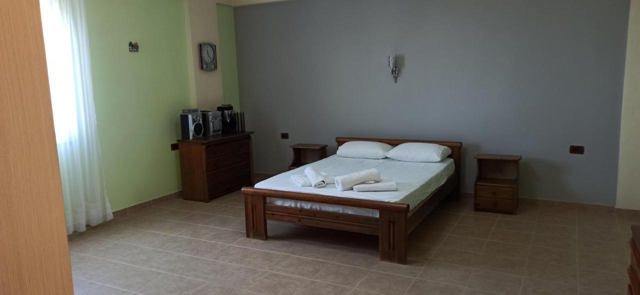 Villa Family Bitri Piqeras Экстерьер фото